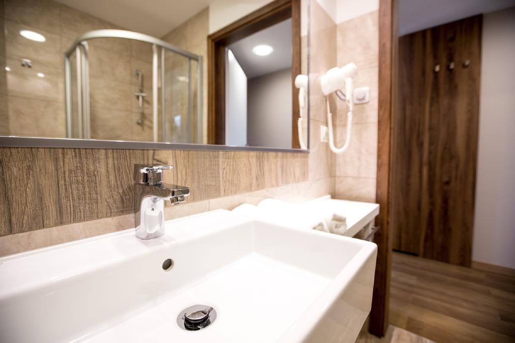 Mineral Hotel Malinowy Raj Solec-Zdrój Εξωτερικό φωτογραφία